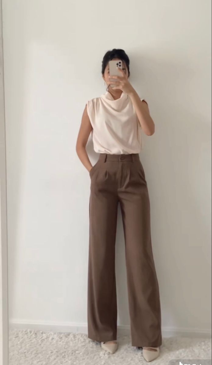 Aveline High Waist Straight Leg Trousers in Chestnut